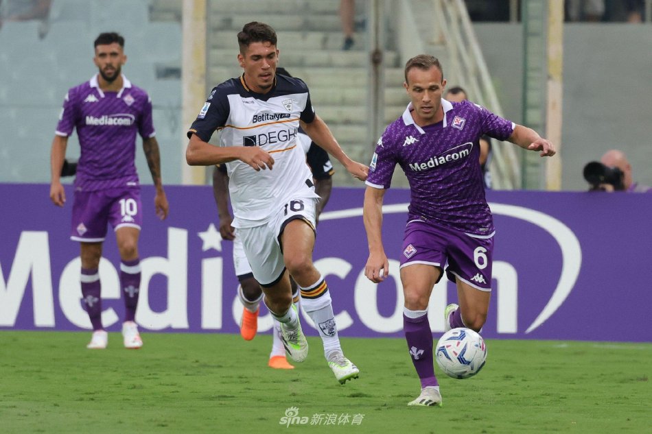 前10场比 前10场比