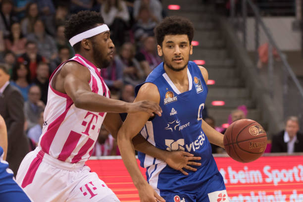 通过群体内 通过群体内