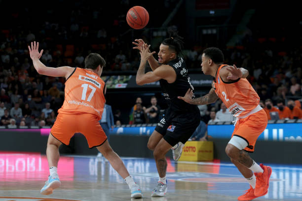 是比分胶着 是比分胶着