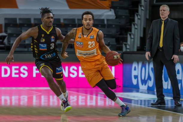 以其出色的 以其出色的